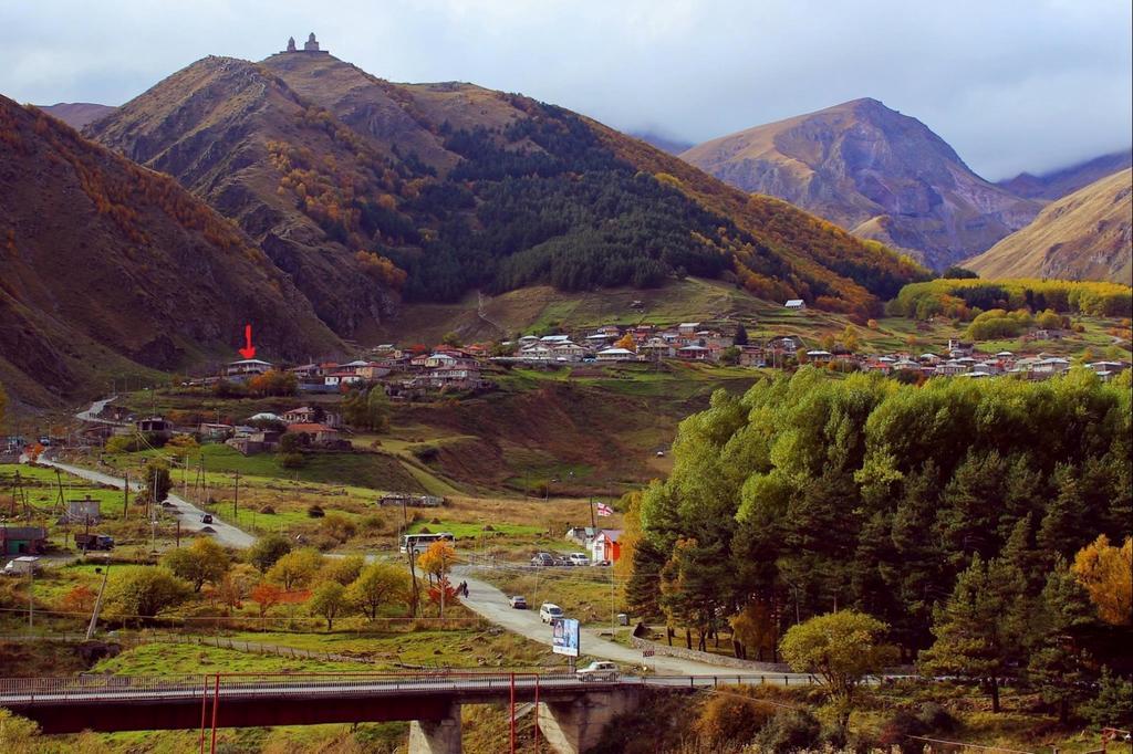 Red Stone Guest House Kazbegi Εξωτερικό φωτογραφία