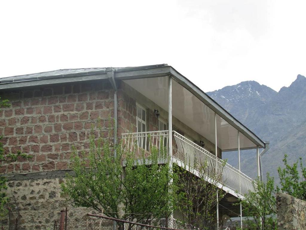 Red Stone Guest House Kazbegi Δωμάτιο φωτογραφία