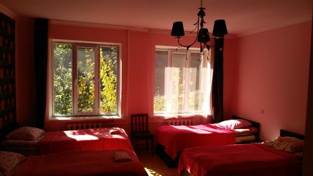 Red Stone Guest House Kazbegi Εξωτερικό φωτογραφία