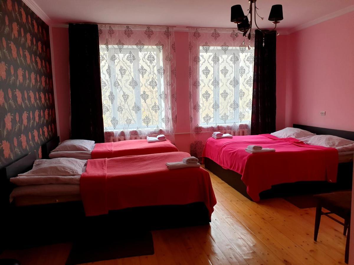 Red Stone Guest House Kazbegi Εξωτερικό φωτογραφία