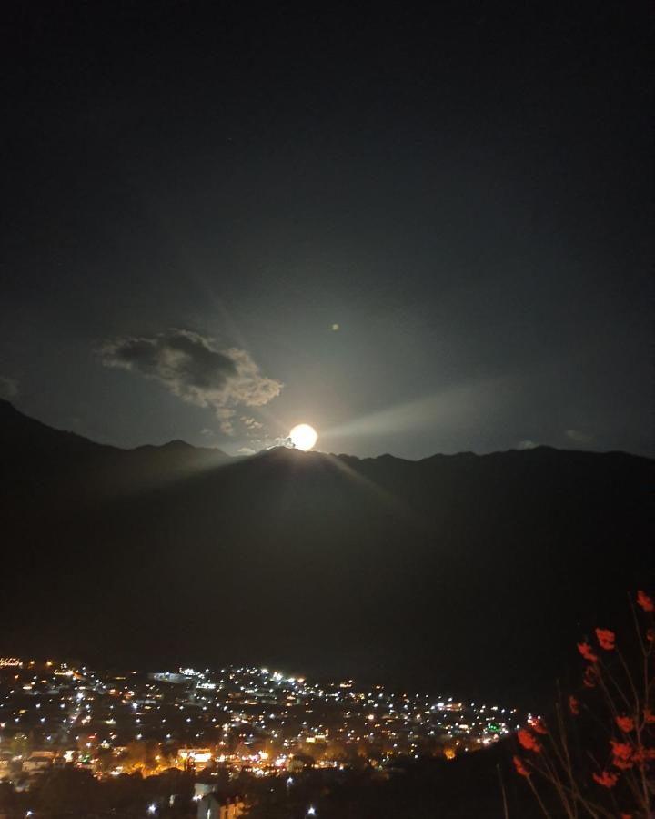 Red Stone Guest House Kazbegi Εξωτερικό φωτογραφία